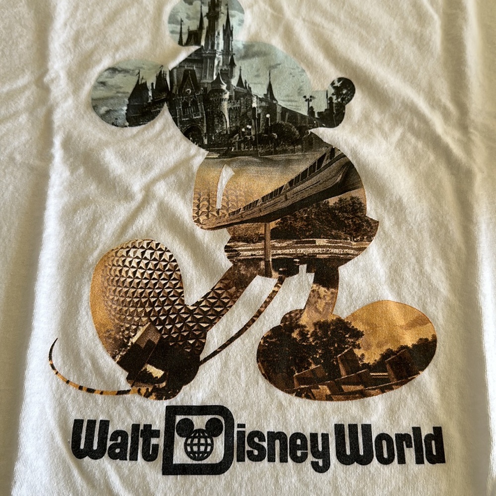 Disney tee - Picture 2 of 2